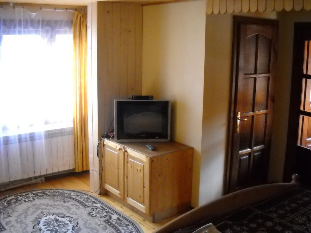 Smerekova Hata Hotel Yasinya Luaran gambar