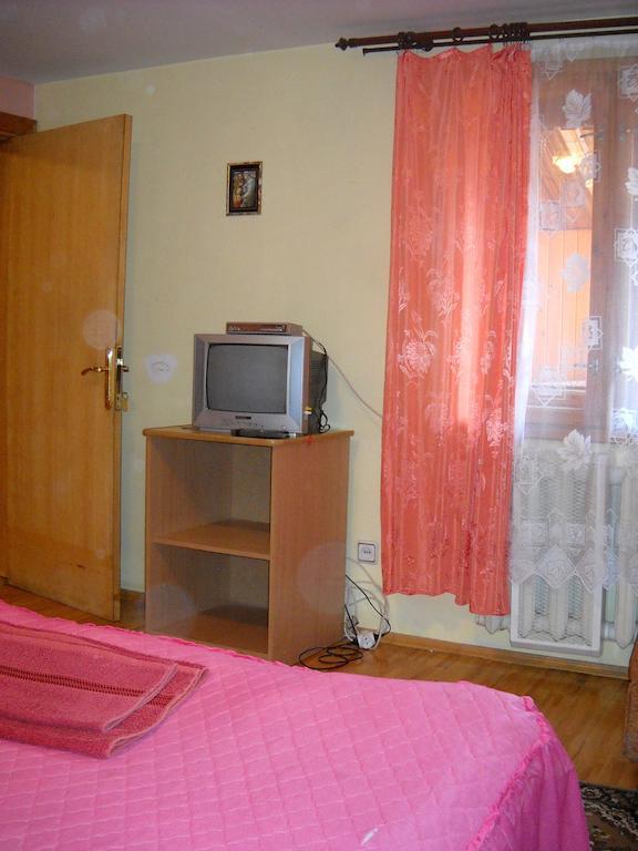 Smerekova Hata Hotel Yasinya Luaran gambar